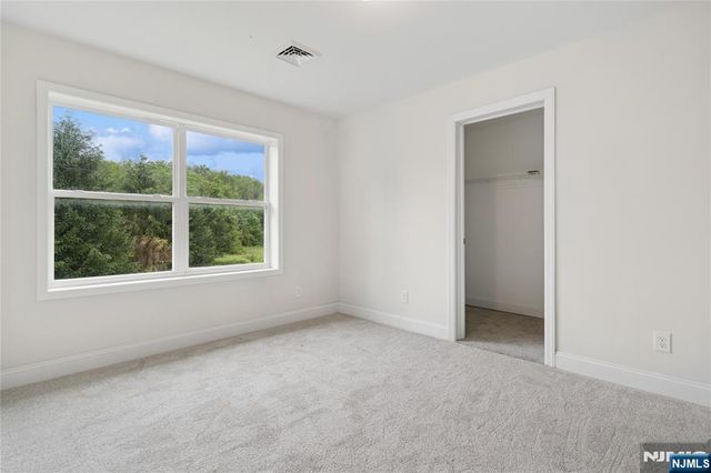 4 Sterling Drive, Sussex, NJ 07461