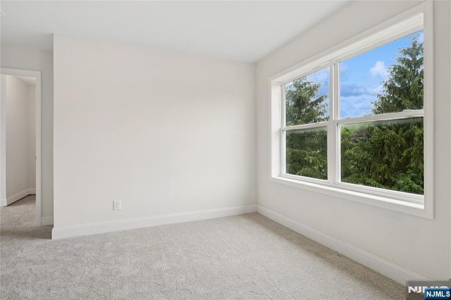 4 Sterling Drive, Sussex, NJ 07461