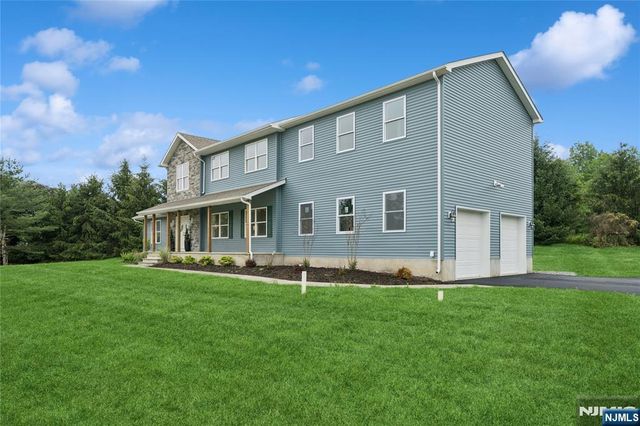 4 Sterling Drive, Sussex, NJ 07461