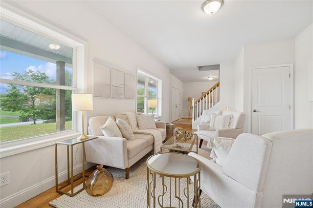 4 Sterling Drive, Sussex, NJ 07461