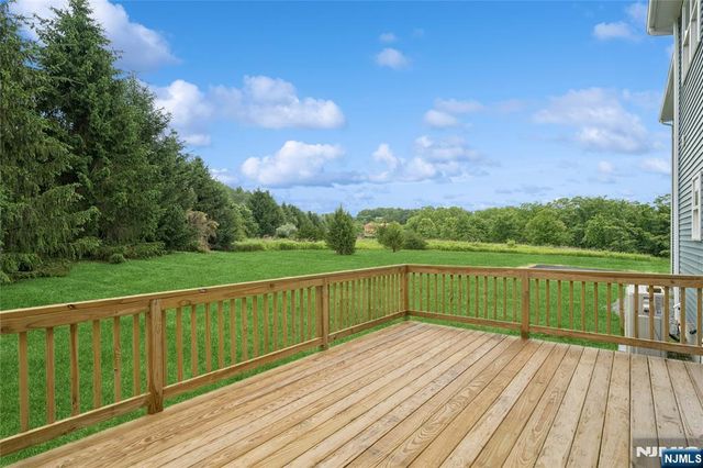 4 Sterling Drive, Sussex, NJ 07461