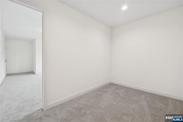 4 Sterling Drive, Sussex, NJ 07461