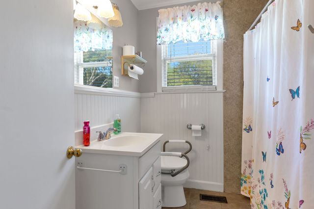 902 Drummond Dr, Nashville, TN 37211