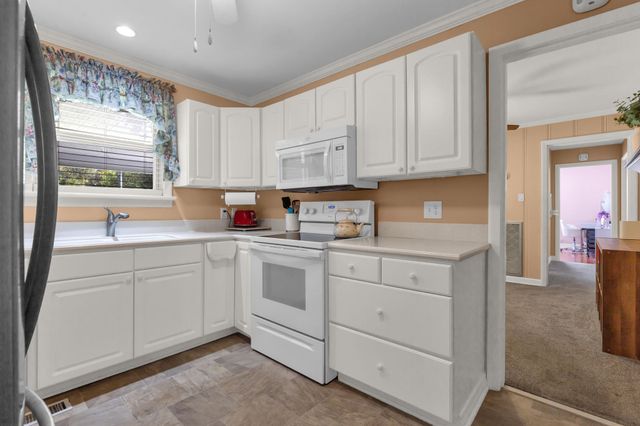 902 Drummond Dr, Nashville, TN 37211