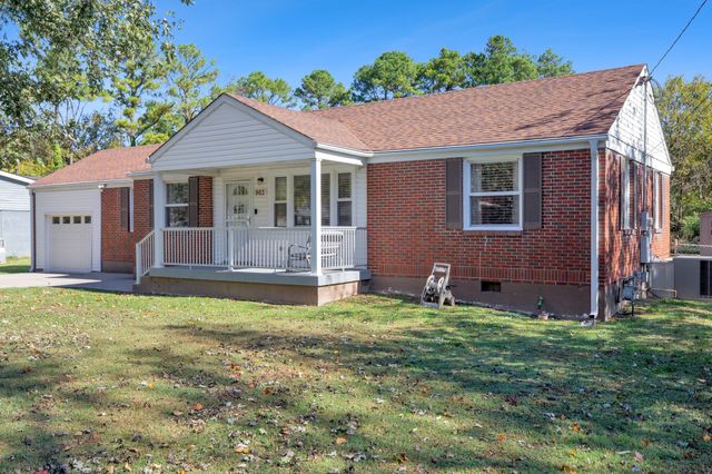 902 Drummond Dr, Nashville, TN 37211