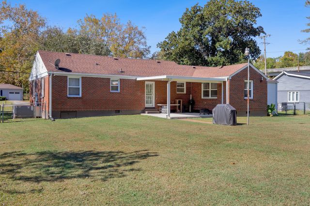 902 Drummond Dr, Nashville, TN 37211