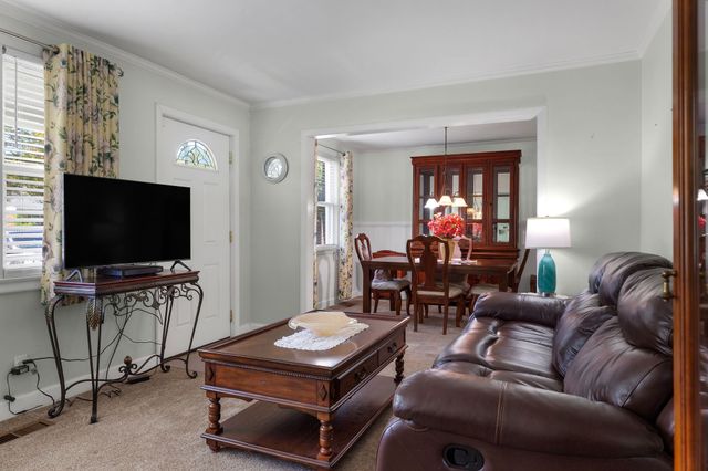 902 Drummond Dr, Nashville, TN 37211