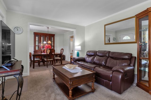 902 Drummond Dr, Nashville, TN 37211