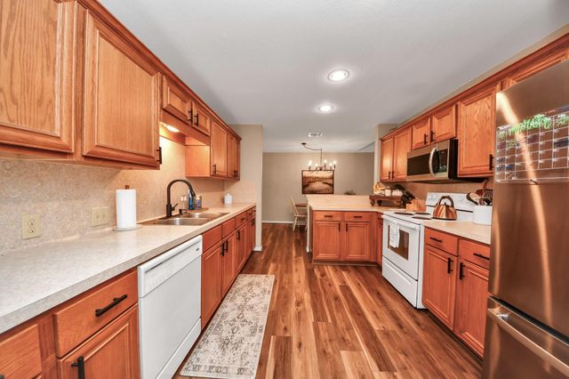 3608 Kristen Drive, Highlands, TX 77562