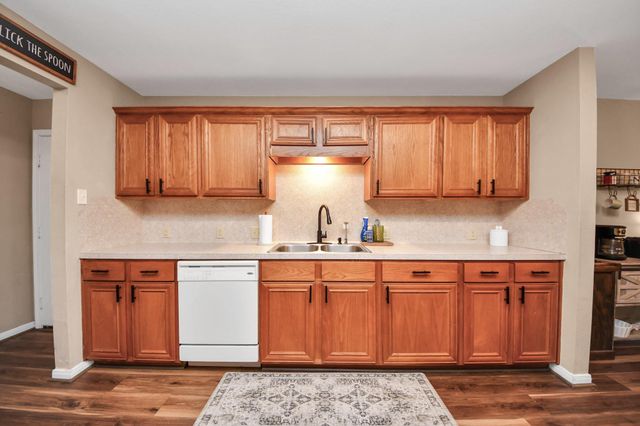 3608 Kristen Drive, Highlands, TX 77562