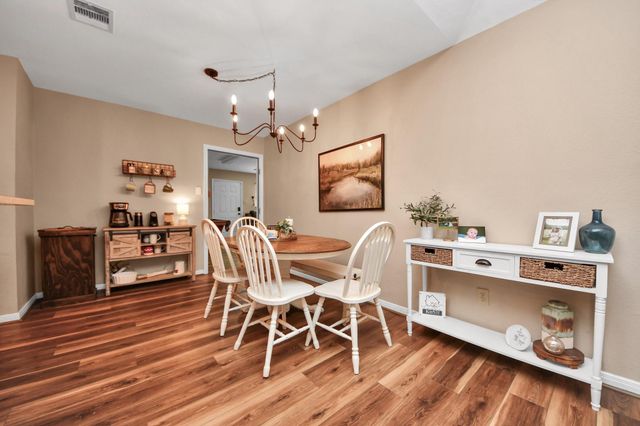 3608 Kristen Drive, Highlands, TX 77562