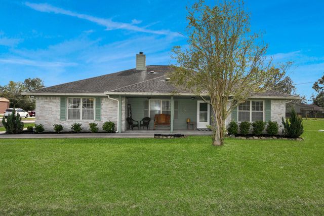 3608 Kristen Drive, Highlands, TX 77562