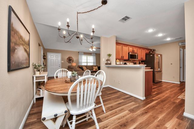 3608 Kristen Drive, Highlands, TX 77562