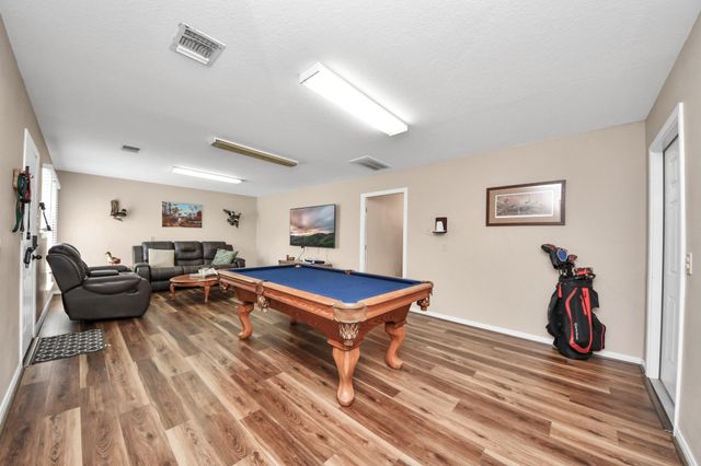 3608 Kristen Drive, Highlands, TX 77562