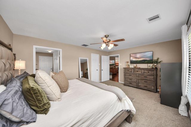 3608 Kristen Drive, Highlands, TX 77562