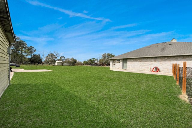 3608 Kristen Drive, Highlands, TX 77562