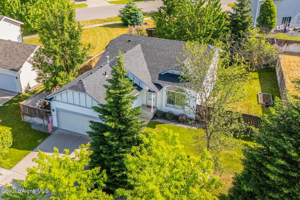 7184 N Joanna Dr, Coeur D'alene, ID 83815