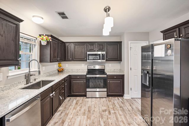 415 Courtland Court, Kannapolis, NC 28081