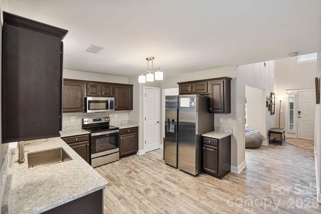 415 Courtland Court, Kannapolis, NC 28081