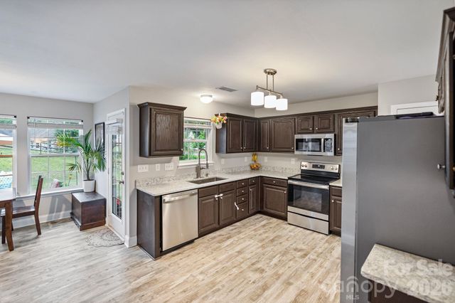 415 Courtland Court, Kannapolis, NC 28081