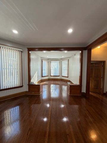 2624 W Walton Street 1, Chicago, IL 60622