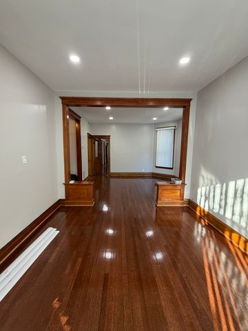 2624 W Walton Street 1, Chicago, IL 60622