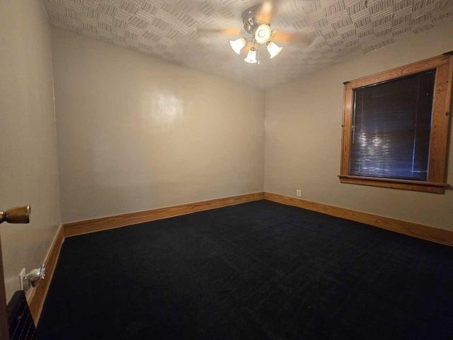 3233 AVENUE C, Council Bluffs, IA 51501