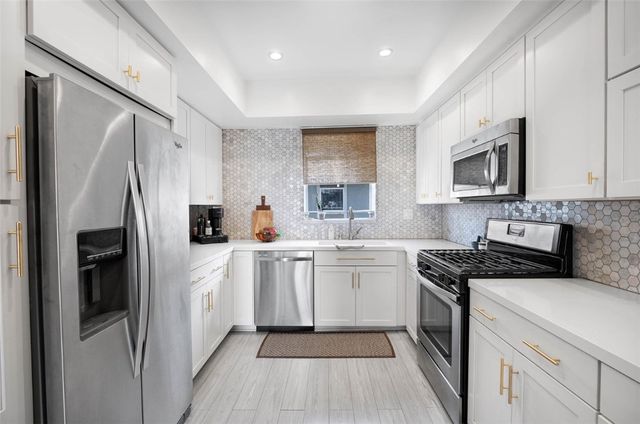 26873 Claudette St. 112, Canyon Country, CA 91351