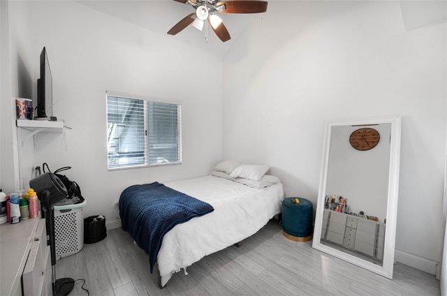 26873 Claudette St. 112, Canyon Country, CA 91351