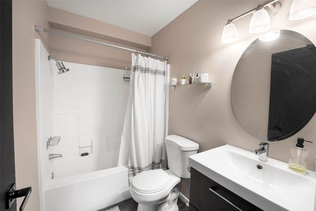 26873 Claudette St. 112, Canyon Country, CA 91351