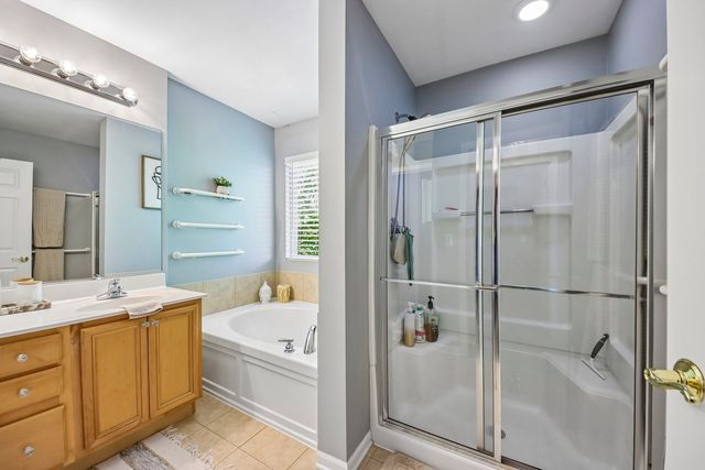 1496 W Remington Lane 1496, Round Lake, IL 60073