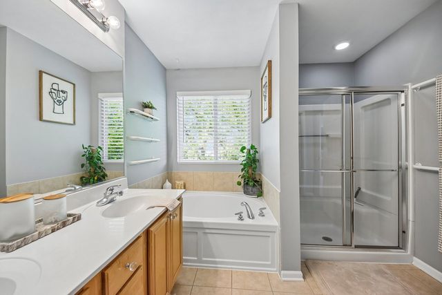 1496 W Remington Lane 1496, Round Lake, IL 60073