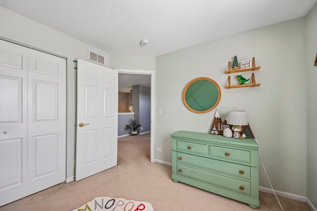 1496 W Remington Lane 1496, Round Lake, IL 60073