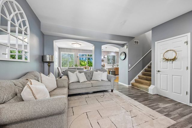 1496 W Remington Lane 1496, Round Lake, IL 60073