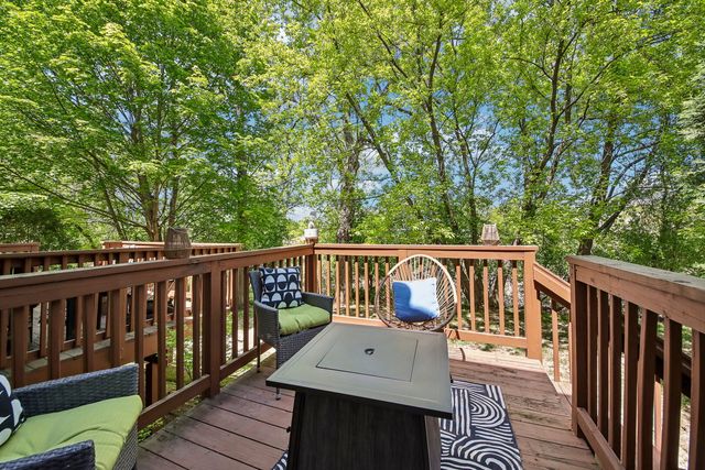 1496 W Remington Lane 1496, Round Lake, IL 60073
