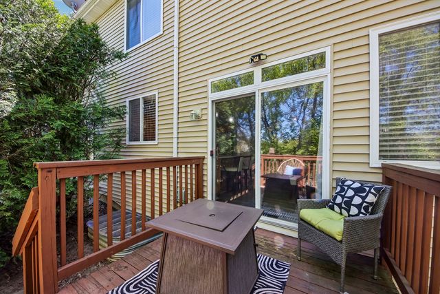 1496 W Remington Lane 1496, Round Lake, IL 60073