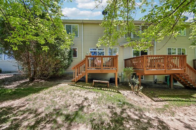 1496 W Remington Lane 1496, Round Lake, IL 60073