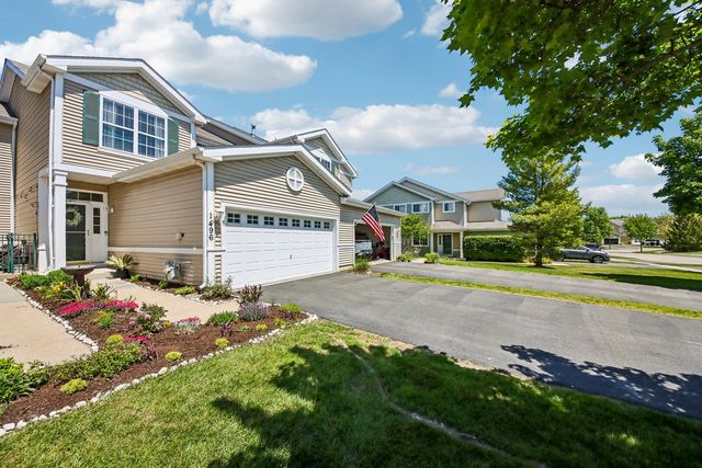 1496 W Remington Lane 1496, Round Lake, IL 60073