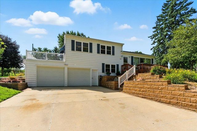 211 Auburn Street, Waterloo, IA 50701