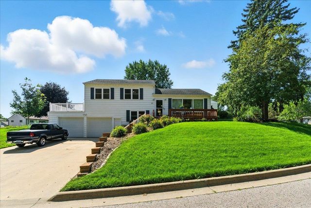 211 Auburn Street, Waterloo, IA 50701