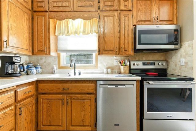 211 Auburn Street, Waterloo, IA 50701