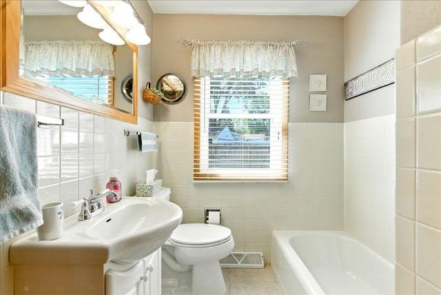 211 Auburn Street, Waterloo, IA 50701