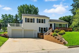 211 Auburn Street, Waterloo, IA 50701