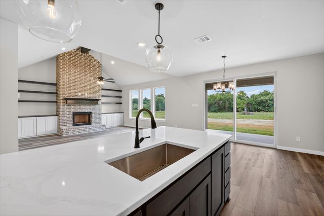108 Loveta Lane, Boyd, TX 76023