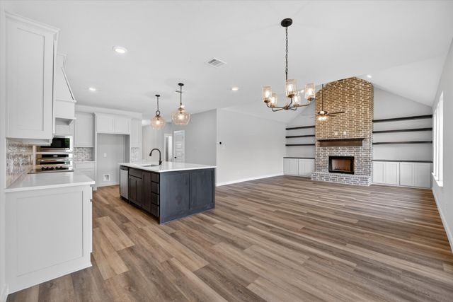 108 Loveta Lane, Boyd, TX 76023