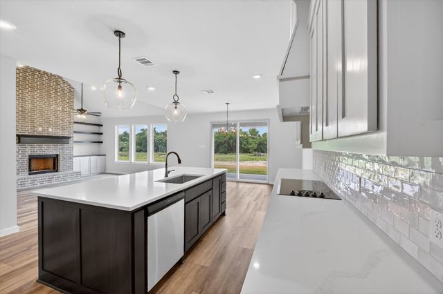108 Loveta Lane, Boyd, TX 76023
