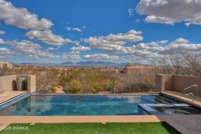 7053 Calle Estancias, Las Cruces, NM 88007