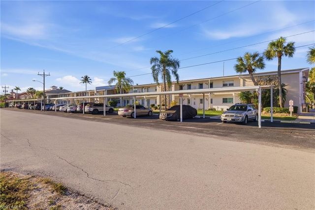 708 Victoria DR # 212, Cape Coral, FL 33904