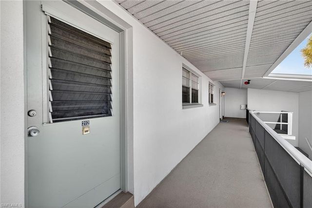 708 Victoria DR # 212, Cape Coral, FL 33904