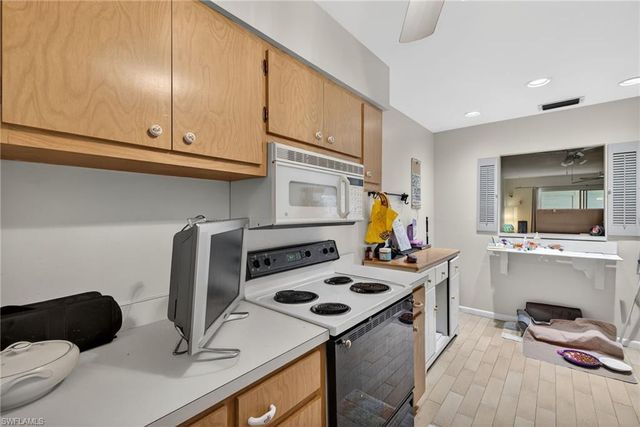 708 Victoria DR # 212, Cape Coral, FL 33904